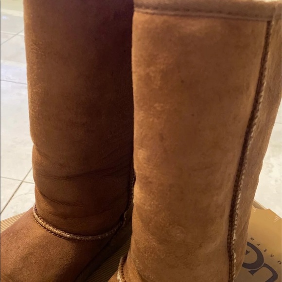 UGG Classic Tall Boot - Picture 2 of 8